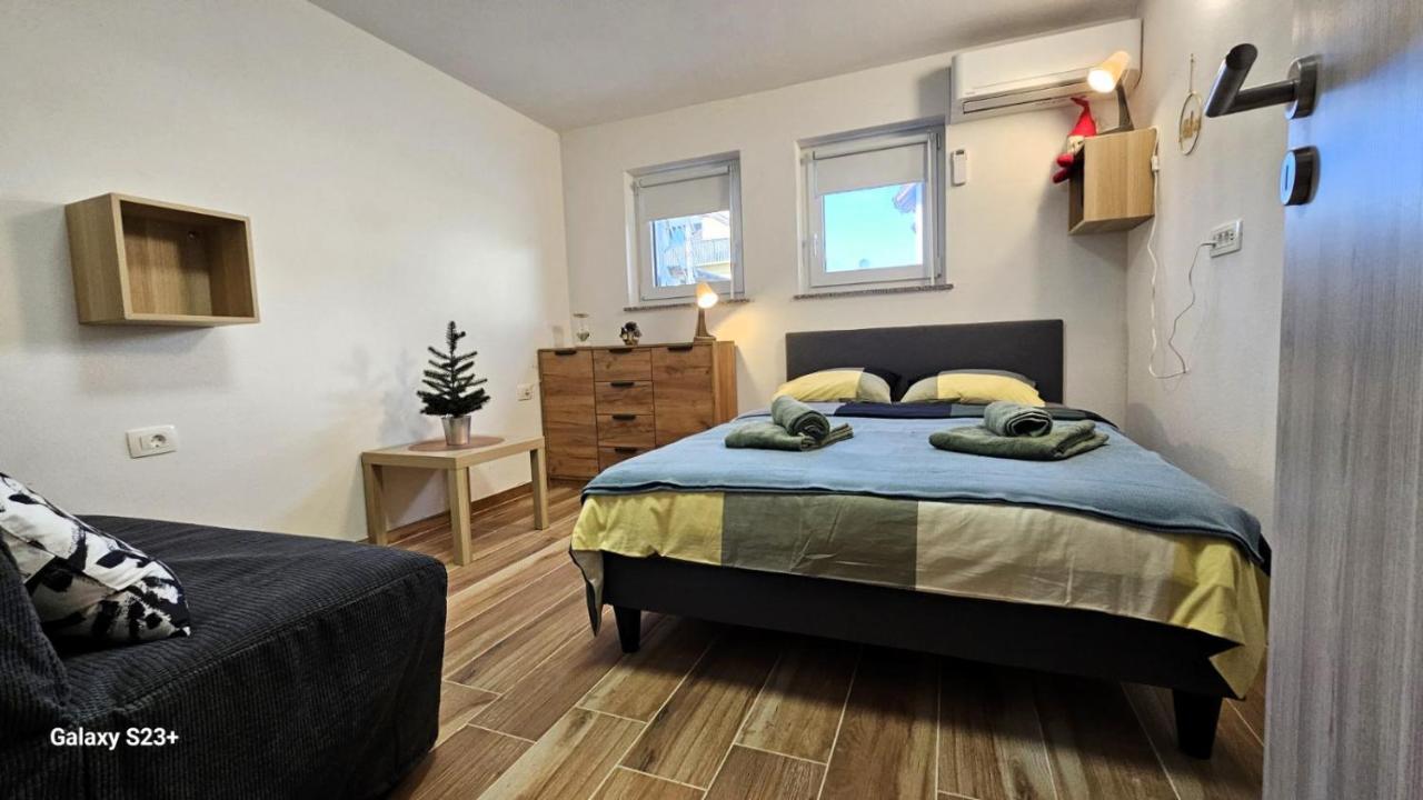 Apartmaji Stars Mavcice ภายนอก รูปภาพ